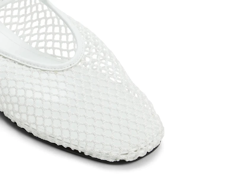 Alissie Mary Jane Flat