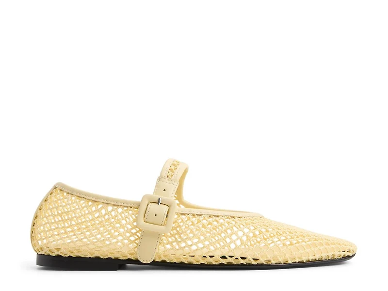 Alissie Mary Jane Flat