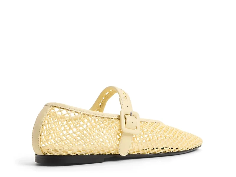 Alissie Mary Jane Flat