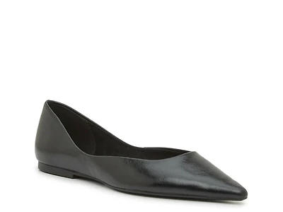 Lilyan Flat