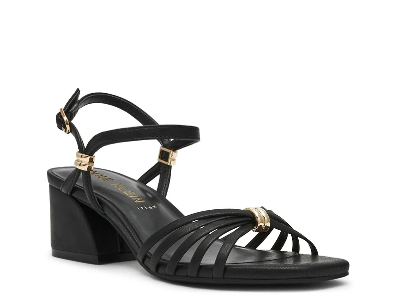 Mikayla Sandal