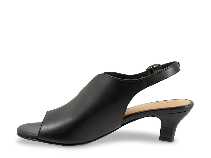 Norma Sandal