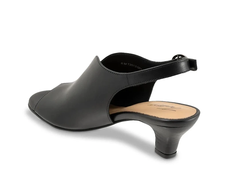 Norma Sandal