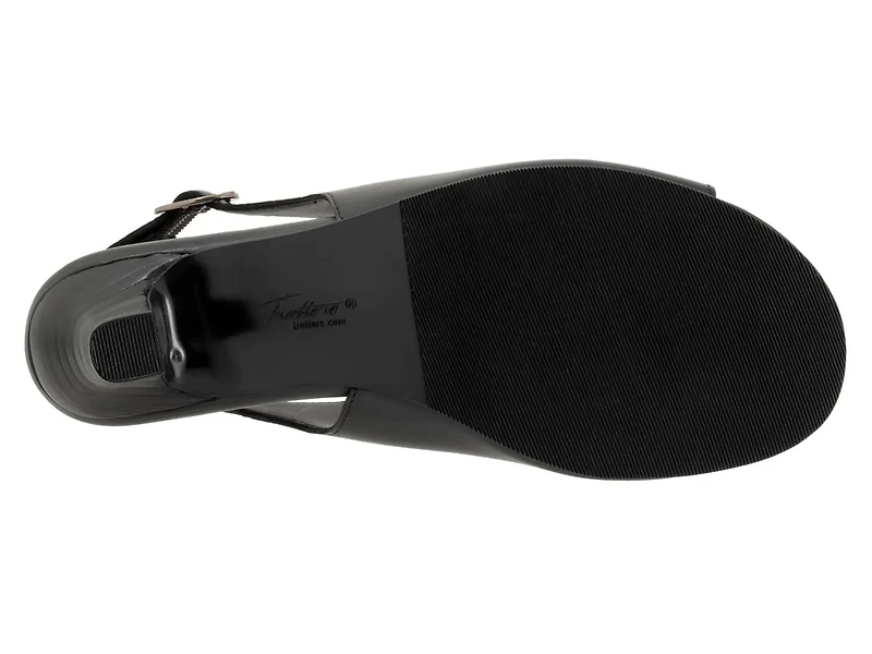 Norma Sandal