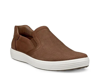 Soft 7 Slip-On Sneaker