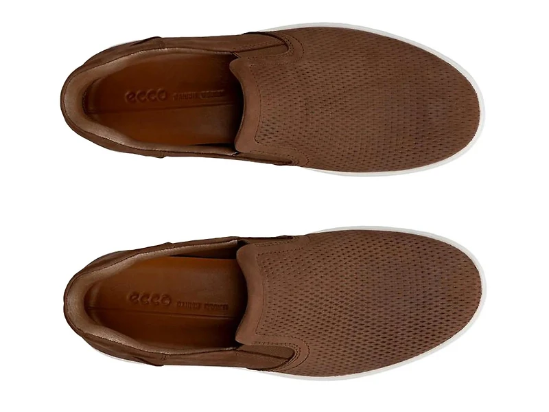 Soft 7 Slip-On Sneaker