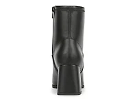 Henny Bootie