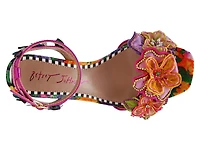 Annalee Sandal