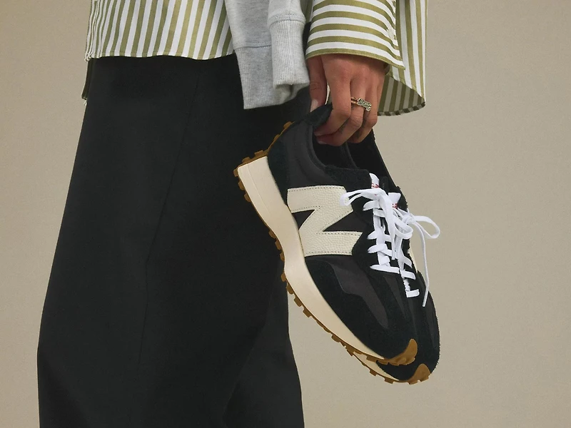 327 Sneaker - Women's