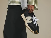 327 Sneaker - Women's