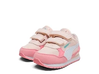 ST Runner v4 Sneaker