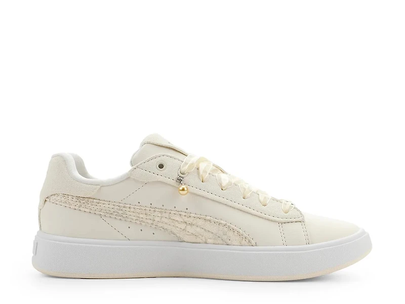 Aveline Sneaker