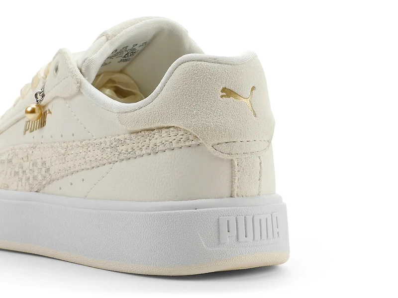 Aveline Sneaker