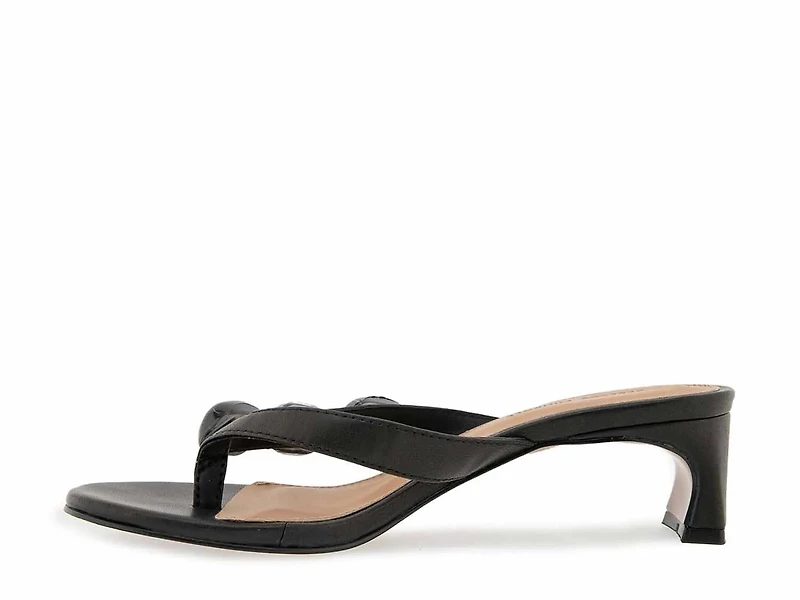 Alaine Sandal