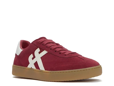 Dash Sneaker
