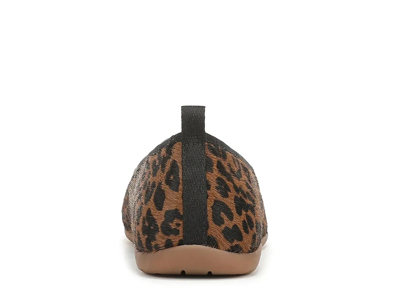 Coralie Flat