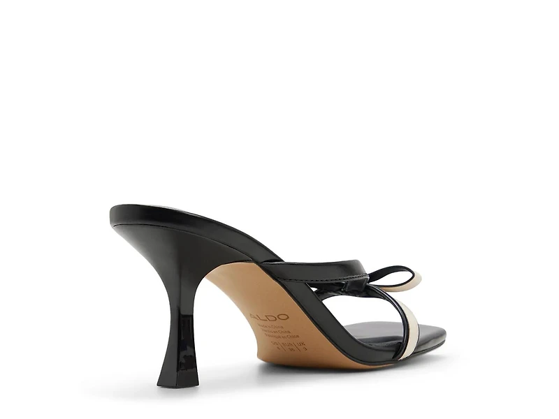Elanore Sandal