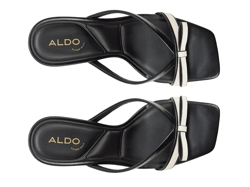 Elanore Sandal