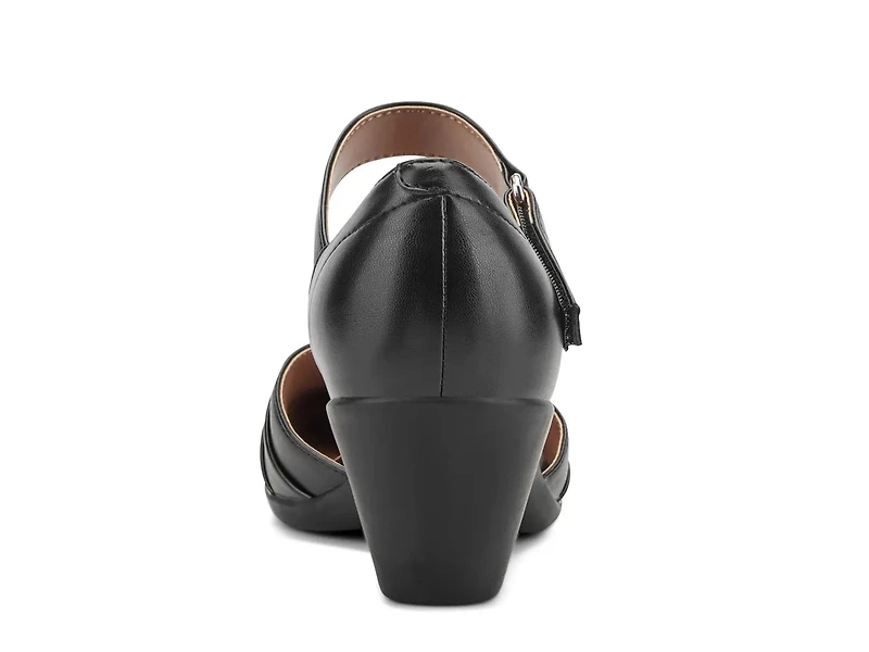 Carlota Pump