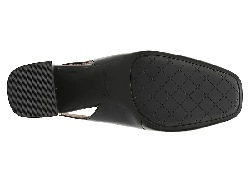 Clarissa Pump
