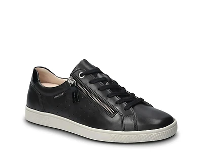 Nikita Sneaker