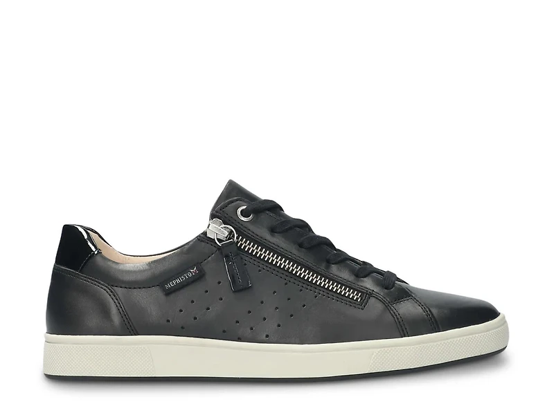 Nikita Sneaker