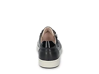 Nikita Sneaker