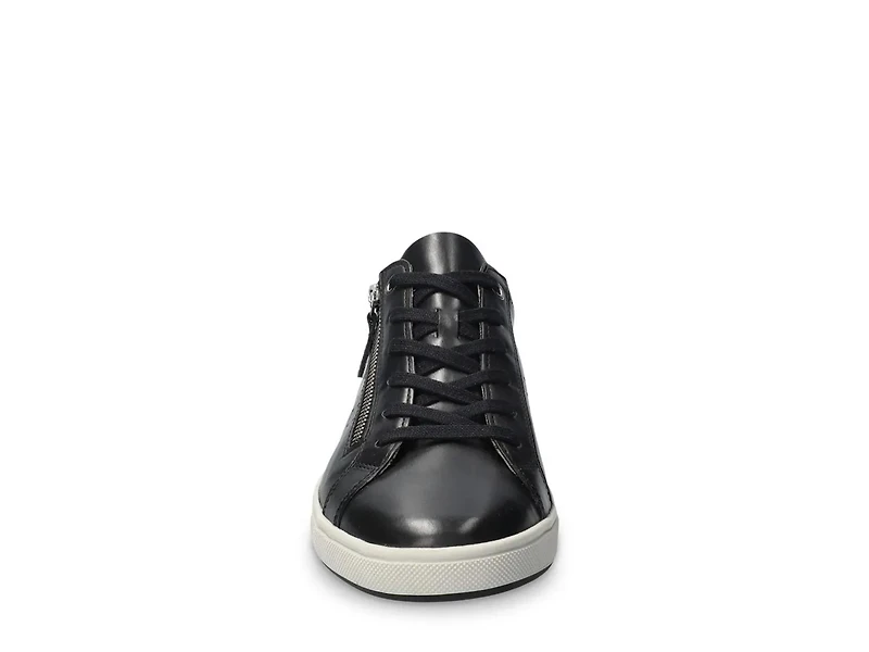 Nikita Sneaker