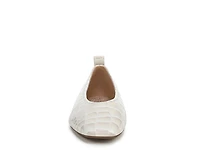 Carla Flat