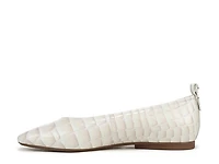 Carla Flat