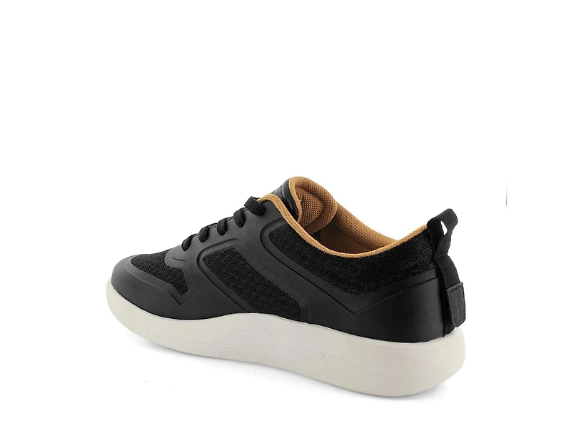 Dash Sneaker