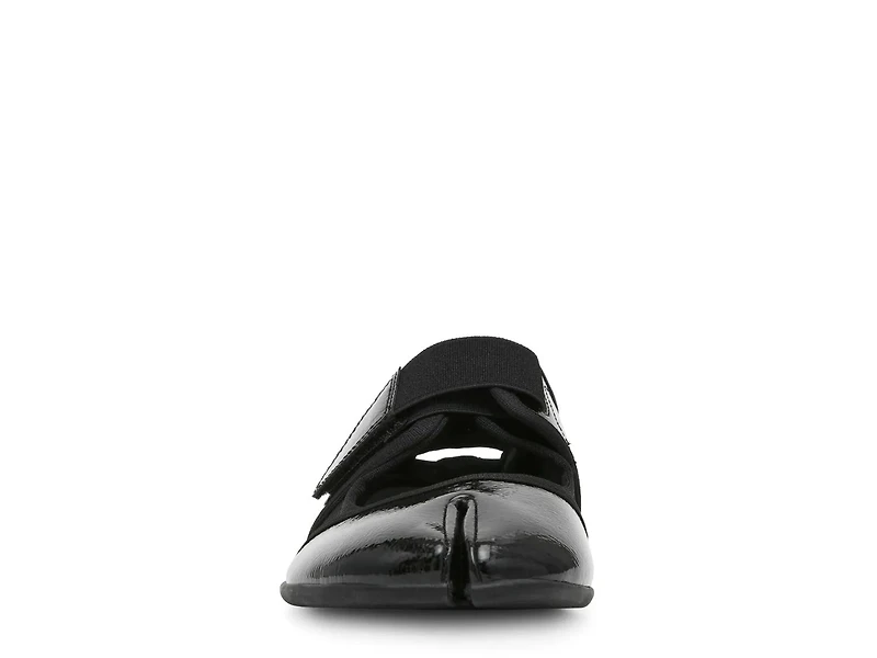 Rapid Split Toe Sneaker