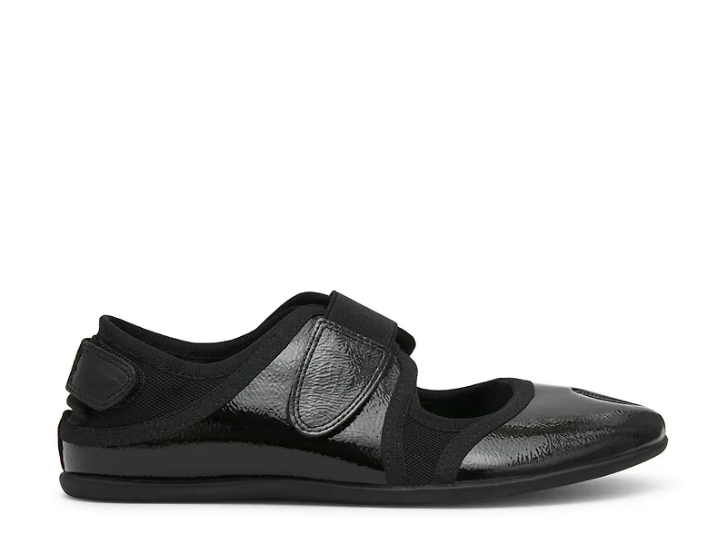 Rapid Split Toe Sneaker