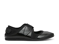 Rapid Split Toe Sneaker