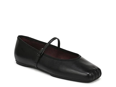 Oriel Mary Jane Flat