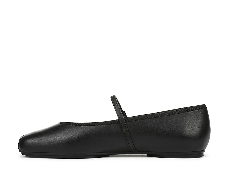 Oriel Mary Jane Flat