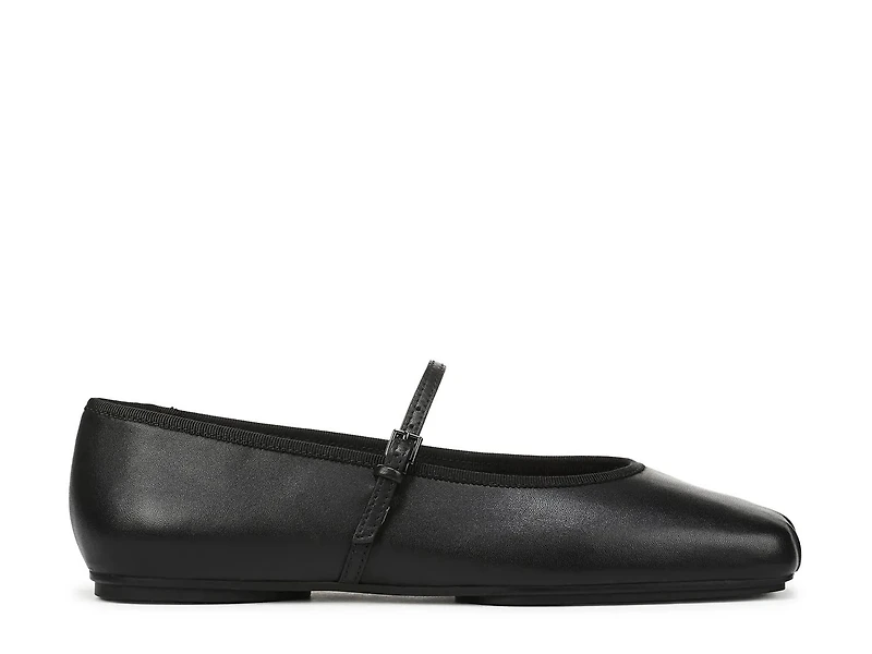 Oriel Mary Jane Flat