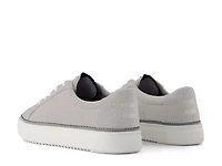 Izzy Sneaker