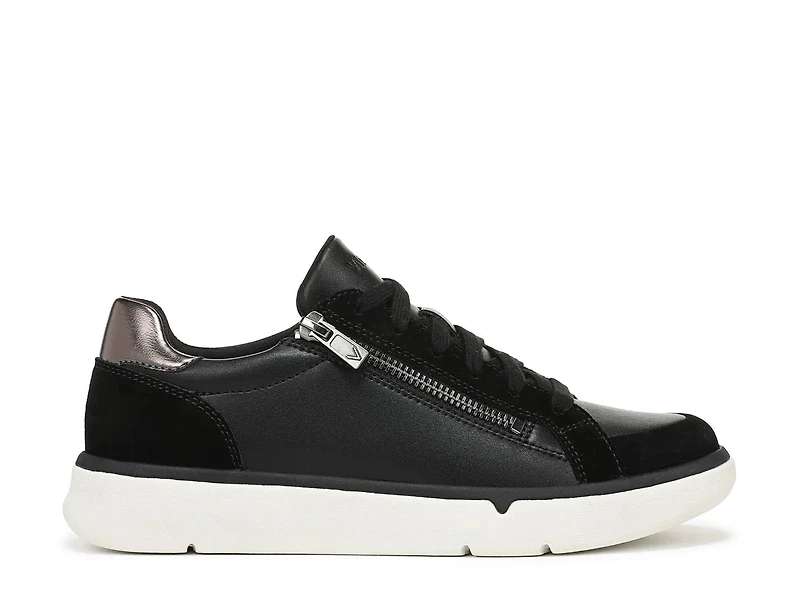 City Walk AXS Sneaker