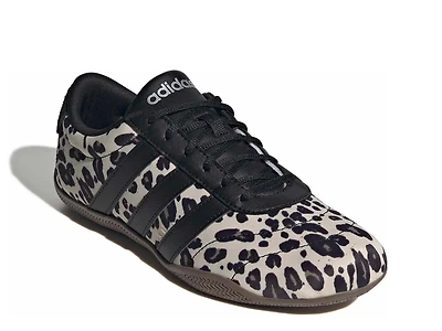 Grand Court Lo Sneaker