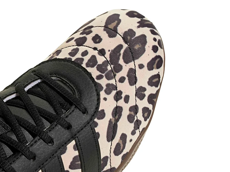 Grand Court Lo Sneaker