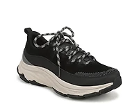 Devotion Max Luxe Trail Shoe