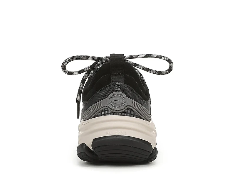Devotion Max Luxe Trail Shoe
