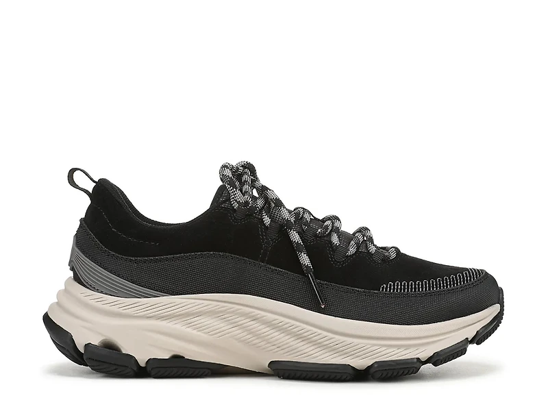 Devotion Max Luxe Trail Shoe
