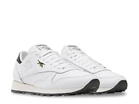 Classic Leather Sneaker - Women's