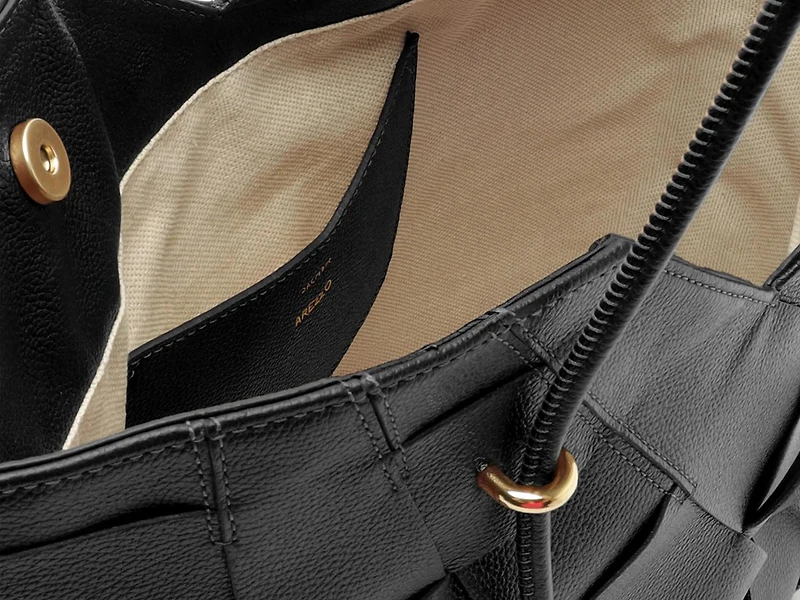 Sarah Leather Shopping Tote