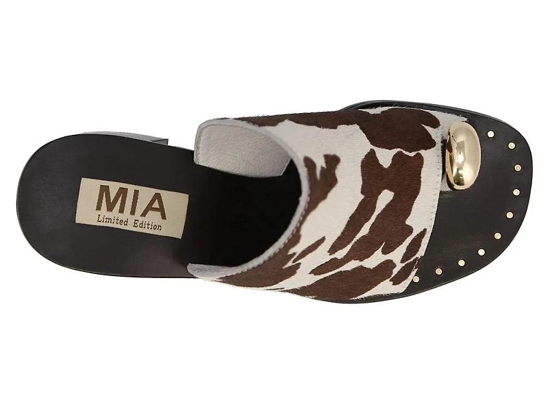 Nikita Sandal