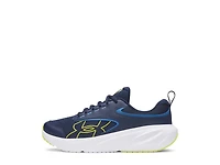 Surge 5 Sneaker