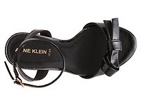 Jeanne Sandal