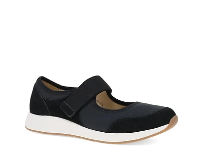 Carolina Mary Jane Sneaker
